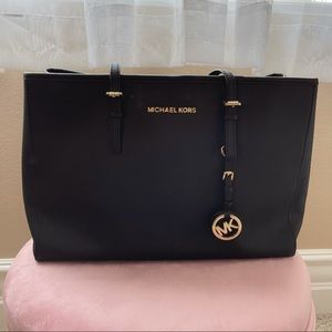 Michael Kors Jet Set Tote Bag